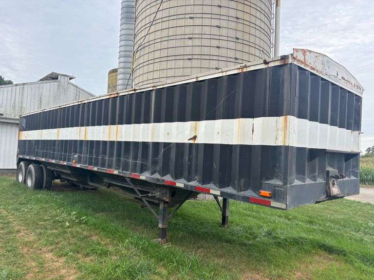 Steel hopper bottom trailer