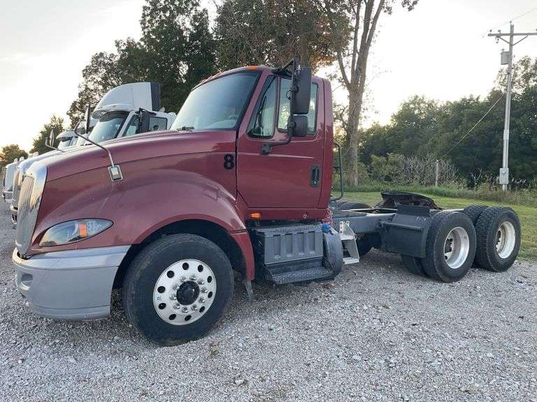 2015 Navistar Prostar Day cab - Automatic Transmission