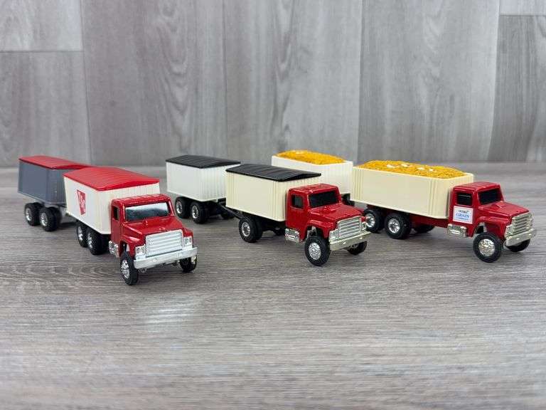 3 Grain Trucks & Pups, 1/64, Ertl, 1 Pup Appears Repainted