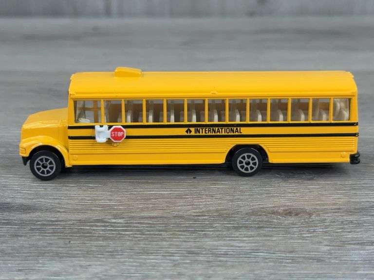 International School Bus, 5", Road Champs