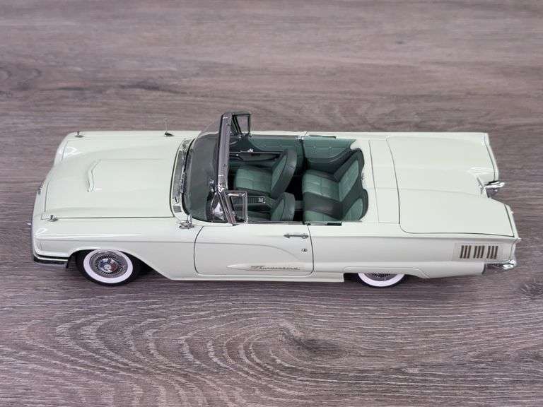1960 Ford Thunderbird Convertible, Adriatic Green, 1/24, Certificate of Title, Limited Edition Serial #385, Danbury Mint