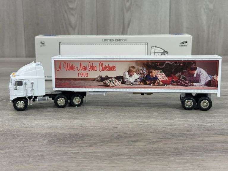 1993 Kenworth K100E A White- New Idea Christmas Tractor Trailer Lockable Coin Bank, 1/64, Liberty Classics Inc., Spec-Cast
