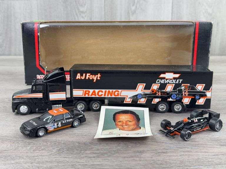 A.J. Foyt Chevrolet Racing Transporter W/2 Race Cars, 1/64, Racing Champions