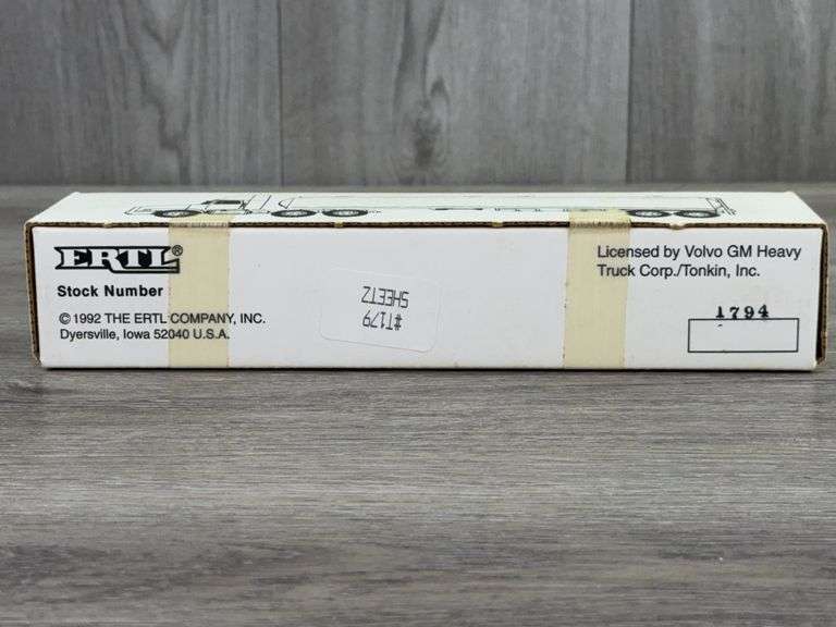 WhiteGMC Aero Conventional Sheetz Gasoline Tractor Tanker, 1/64, Ertl