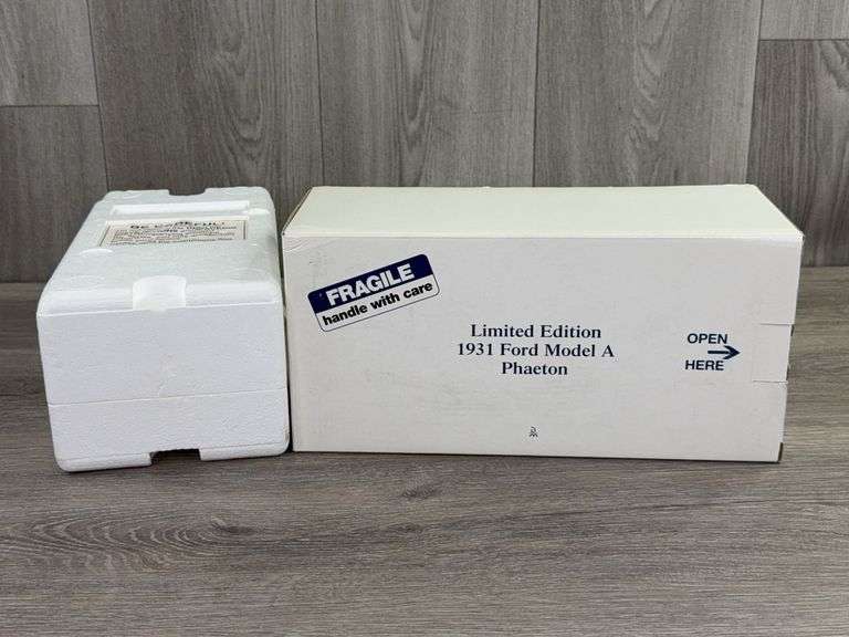 1931 Ford Model A Phaeton, Lombard Blue, 1/24, Certificate of Title, Limited Edition Serial # 936, Danbury Mint