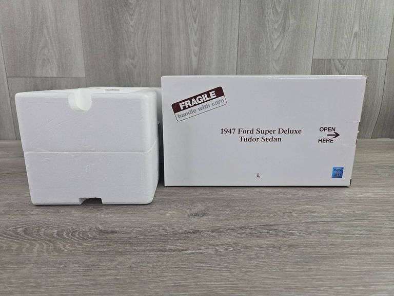 1947 Ford Super Deluxe Tudor Sedan, Monsoon Maroon, 1/24, Danbury Mint, Certificate Of Title, Driver Side Mirror Broken Off But Included