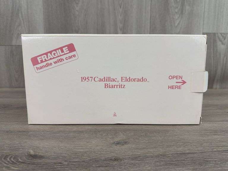 1957 Cadillac Eldorado Biarritz Convertible, Rose/White, 1/24, Danbury Mint, No Paperwork