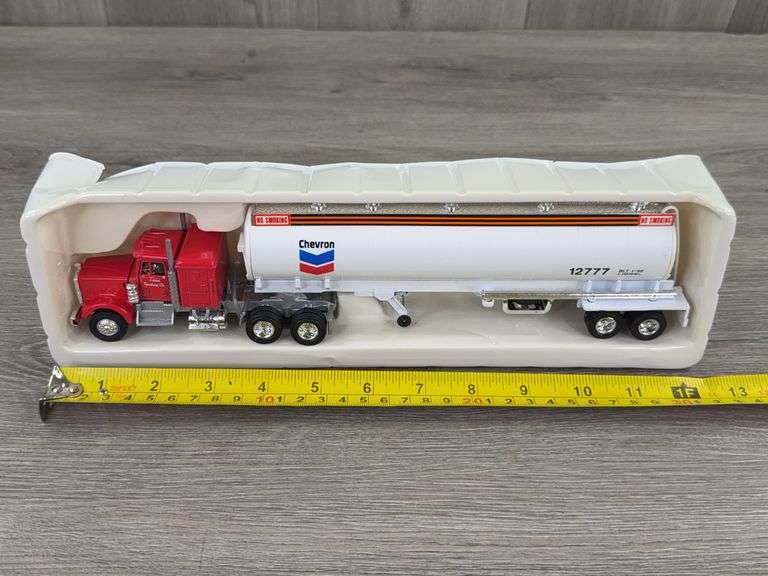 Lionel Chevron Tractor And Tanker, 12", O and O-27 Gauge