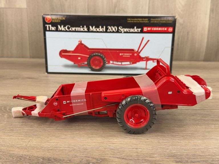 McCormick 200 Manure Spreader, 1/16, Precision Series 9