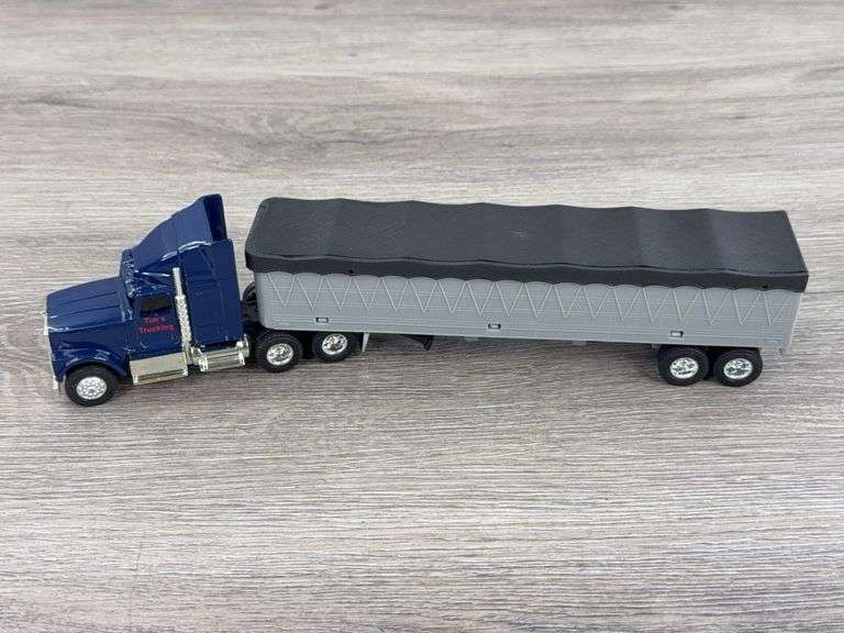 International Navistar Tim's Trucking Tractor W/Grain Trailer, 1/64, Ertl