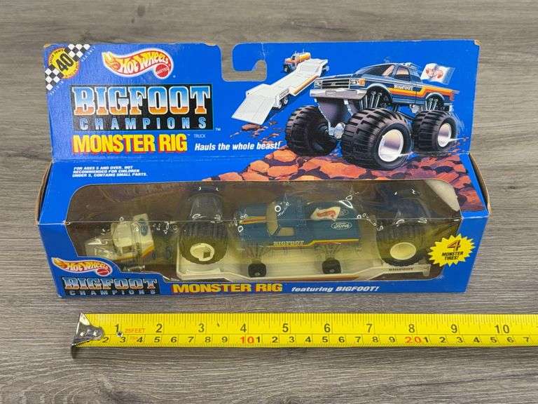 Hot Wheels Bigfoot Champions Monster Rig, 9", Mattel