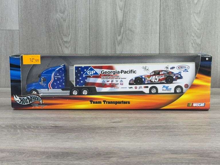 Freightliner Kyle Petty #45 Georgia-Pacific Team Transporters, 1/64, Hot Wheels Racing