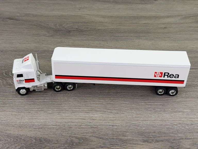 Mack Ultra-Liner Rea Magnet Wire Tractor Trailer, 1/64, Ertl