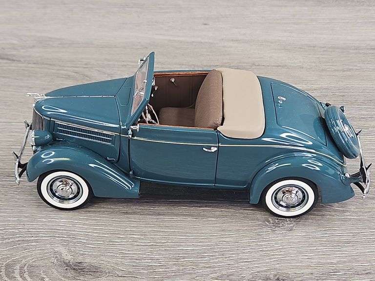1936 Ford Deluxe Cabriolet Convertible, Bambalino Blue, 1/24, Danbury Mint, Certificate Of Title, Limited Edition, #90/5000