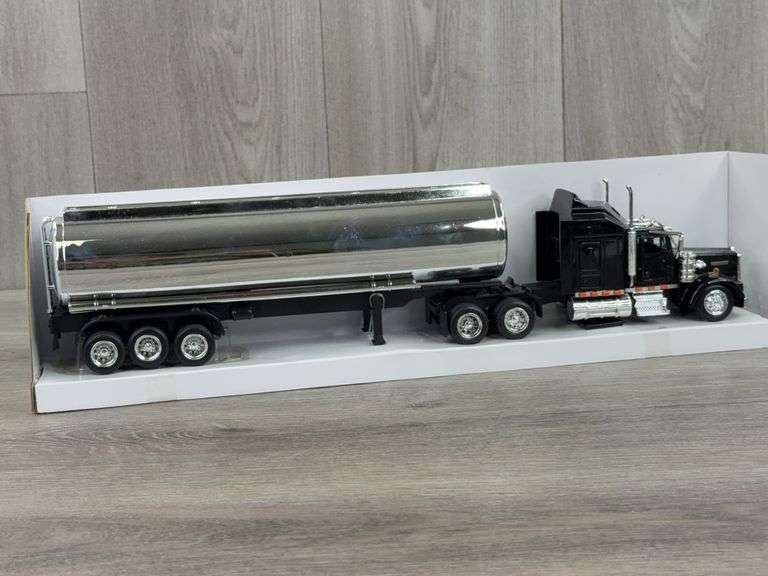 Kenworth W900 Tanker Truck, 1/43, National Motor Museum Mint