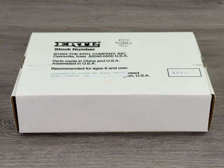 WhiteGMC WCA Conventional Aero McDonald Dairy Products Tractor W/Pup Trailers, 1/64, Ertl