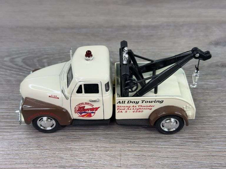 1953 Chevrolet All Day Towing Tow Truck, 1/32, Jada Toys; 1953 Chevrolet 3100 Road Towing Quick Shot Wrecker, 1/38, Kinsmart