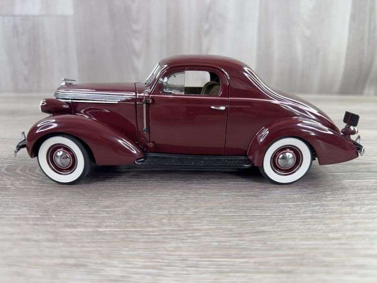 1937 Studebaker Dictator Coupe, Cardinal Red, 1/24, Danbury Mint, No Paperwork