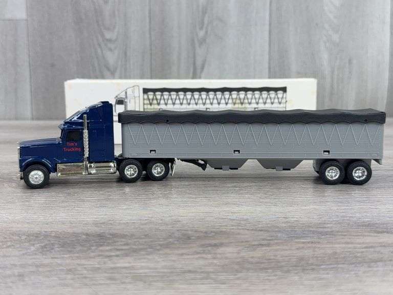 International Navistar Tim's Trucking Tractor W/Grain Trailer, 1/64, Ertl