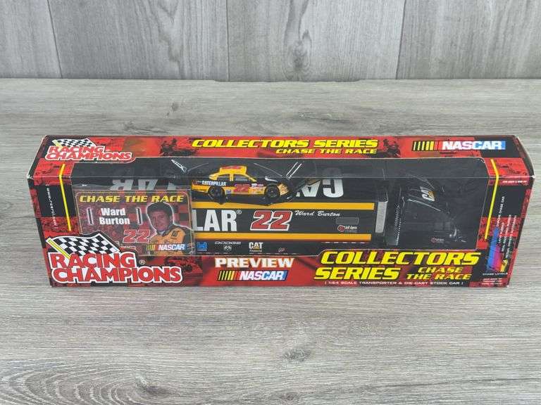 Caterpillar #22 Ward Burton Chase The Race Transporter & Stock Car, 1/64, Racing Champions