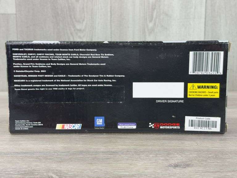 Bobby Hamilton Jr. #25 Marines Stock Car, 1/24, 2003 Team Caliper Pit Stop