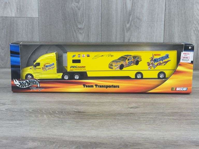 Scott Riggs #10 Nestlé Nesquik Racing Team Transporters, 1/64, Hot Wheels Racing