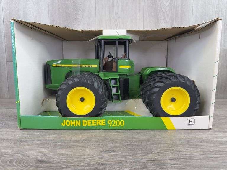 John Deere 9200 4WD Triples, 1/16, Ertl
