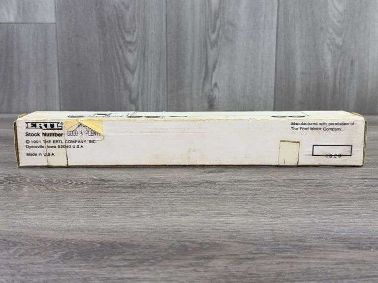 Ford LTL-9000 W/Sleeper Cab & Trailer Good & Plenty, 1/64, Ertl