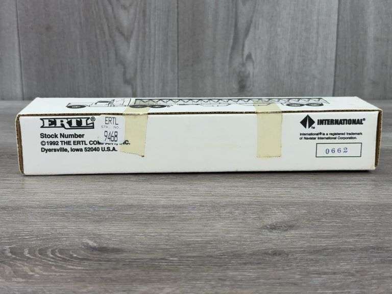 International Navistar Tim's Trucking Tractor W/Grain Trailer, 1/64, Ertl