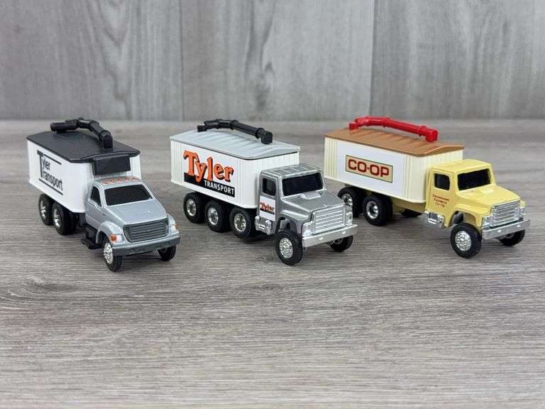 Tyler Transport & Co-Op Feed Trucks, 1/64, Ertl