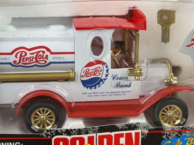 Pepsi-Cola Delivery Truck Coin Bank, 1/25, Golden Classic, Special Edition, Golden Wheel Die Cast