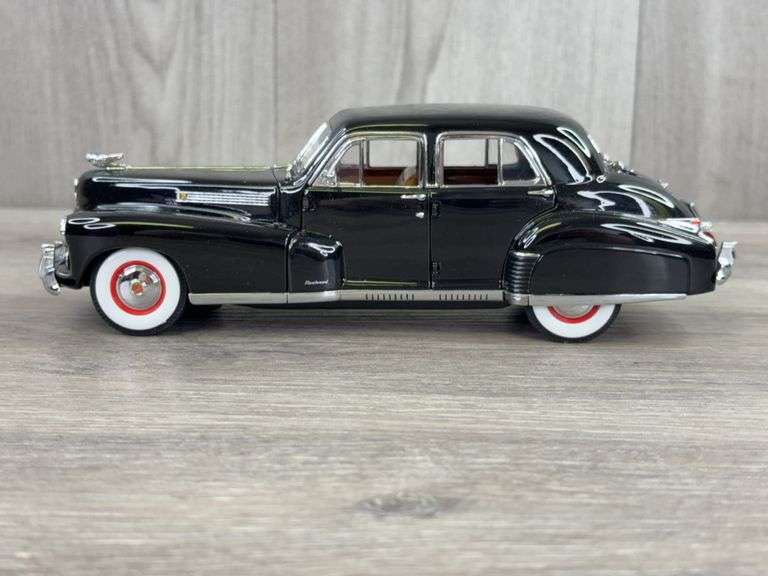 1941 Cadillac Fleetwood 4 Door Sedan, Black, 1/24, Danbury Mint, Certificate Of Title, Series 60 Special