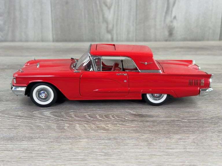 1960 Ford Thunderbird Coupe, Moonroof, Red, 1/24, Danbury Mint