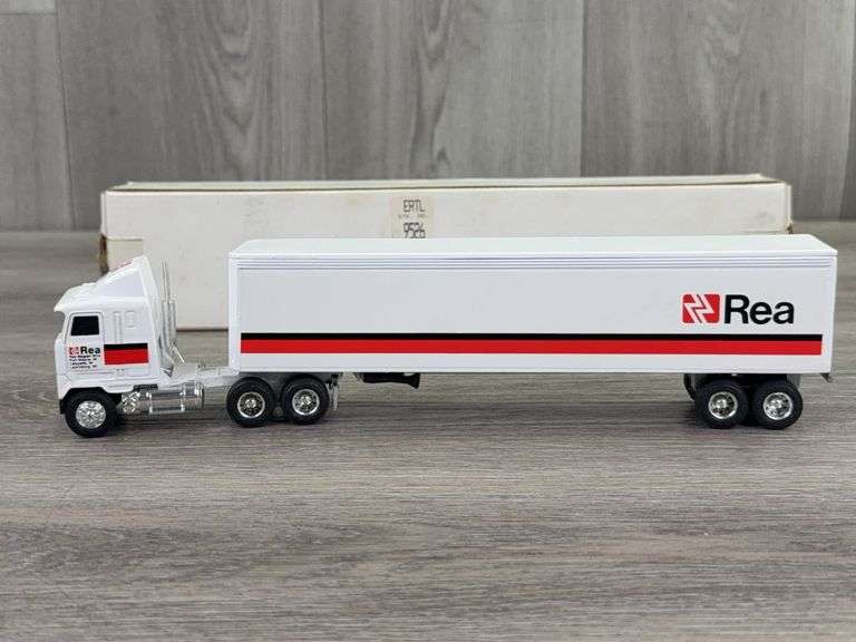 Mack Ultra-Liner Rea Magnet Wire Tractor Trailer, 1/64, Ertl