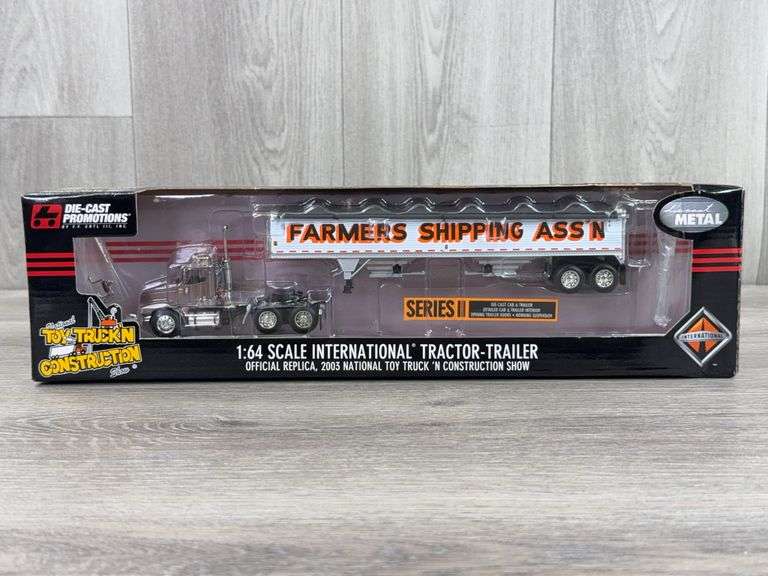 International Farmers Shipping Ass'n Tractor Trailer, 1/64, Die-Cast Promotions by F.F. Ertl III, Inc