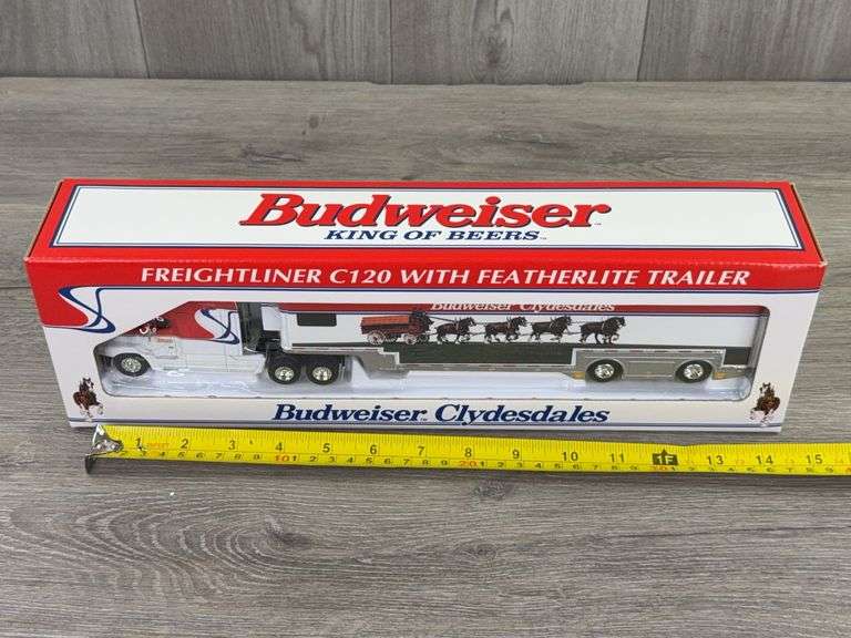Freightliner C120 Budweiser Clydesdales Tractor Featherlite Trailer, 14", SpecCast