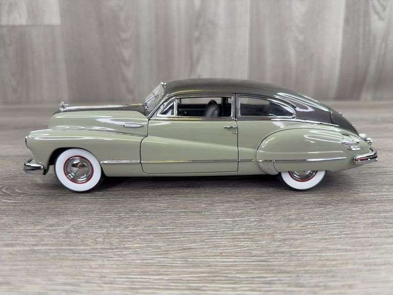 1948 Buick Roadmaster Gray Coupe, 1/24, Danbury Mint, Certificate Of Title, Missing Driver’s Side Mirror