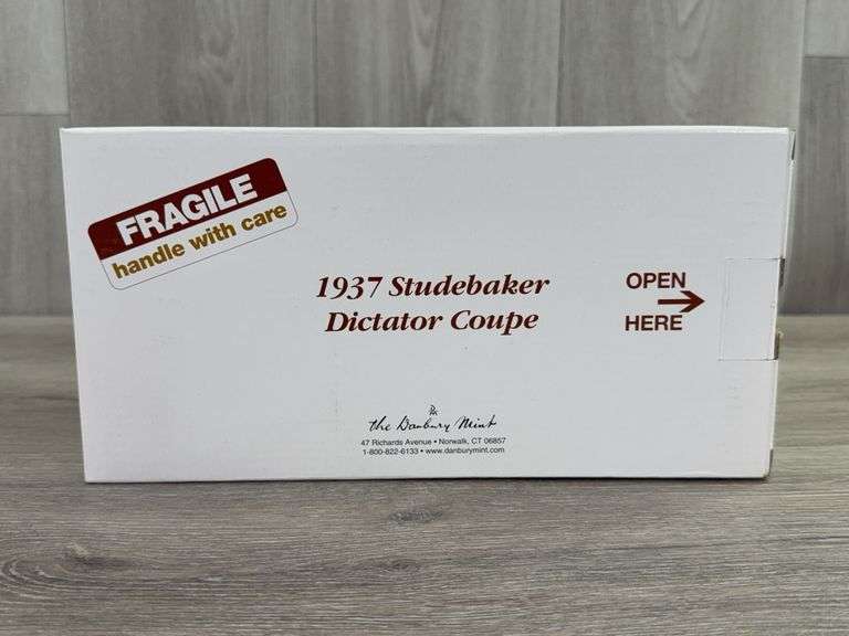 1937 Studebaker Dictator Coupe, Cardinal Red, 1/24, Danbury Mint, No Paperwork