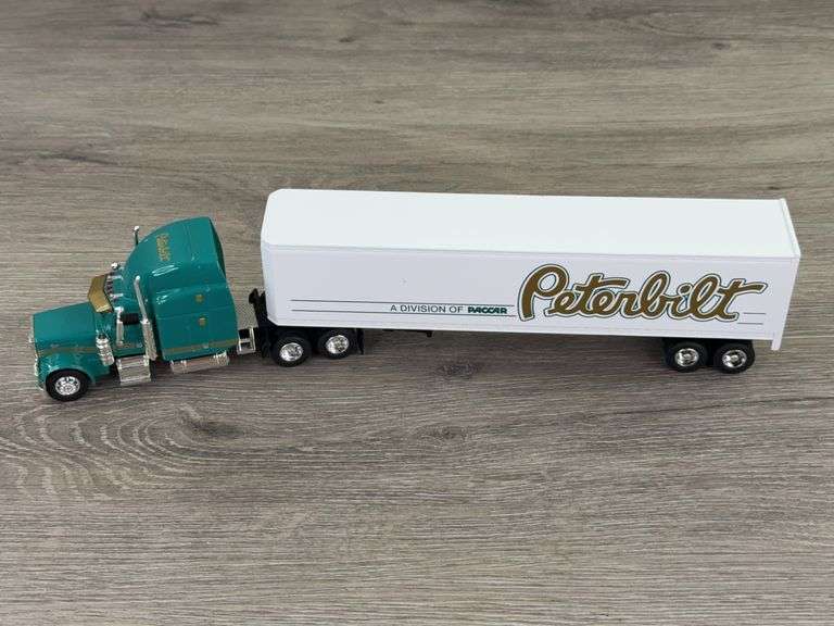 Peterbuilt 379 Conventional Semi Bank, 1/64, Liberty Classics  By SpecCast