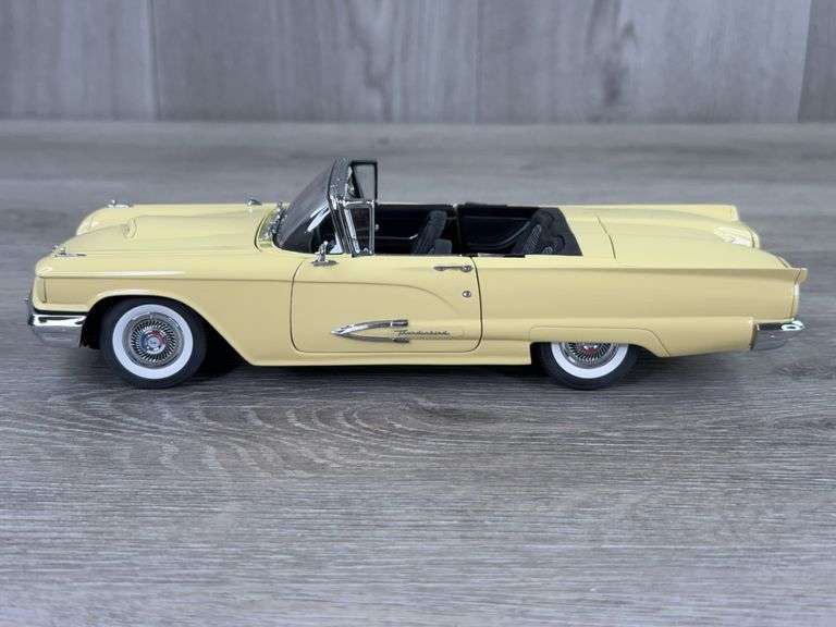 1959 Ford Thunderbird Convertible, Casino Cream, 1/24, Certificate of Title, Limited Edition Serial #2334, Danbury Mint