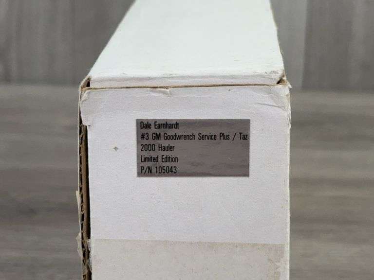 Kenworth Dale Earnhardt #3 Goodwrench/Taz Transporter, 1/64, Action