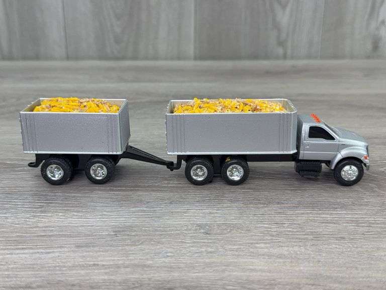 3 Grain Trucks & Pups, 1:64, Ertl, Case IH & Tyler Transport-Has Been Repaired