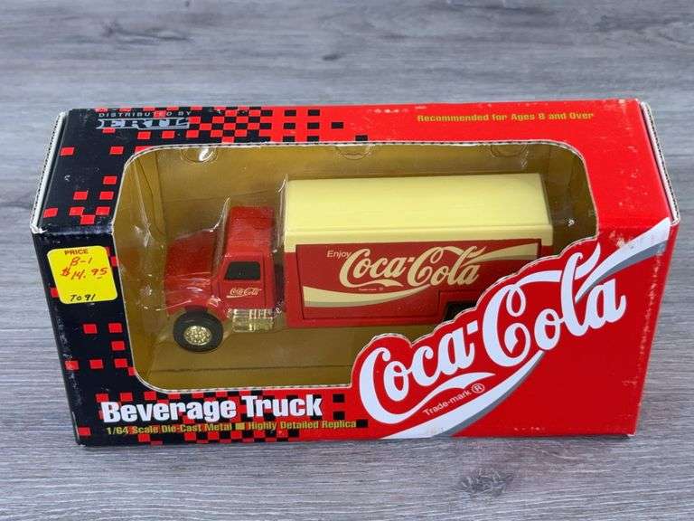 International Navistar Coca-Cola Beverage Truck, 1/64, Ertl