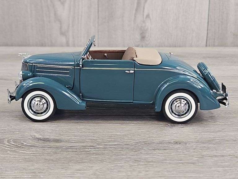 1936 Ford Deluxe Cabriolet Convertible, Bambalino Blue, 1/24, Danbury Mint, Certificate Of Title, Limited Edition, #90/5000