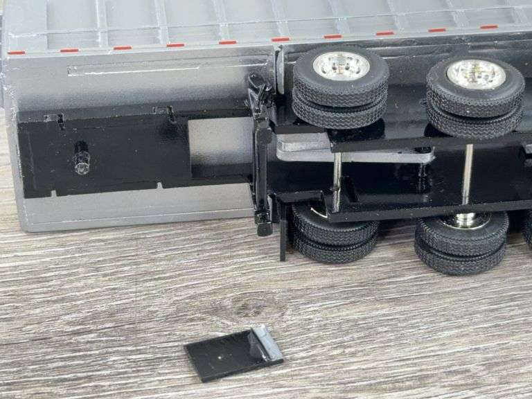 International Navistar Truck W/2 Dump Trailers, 1/64, Custom