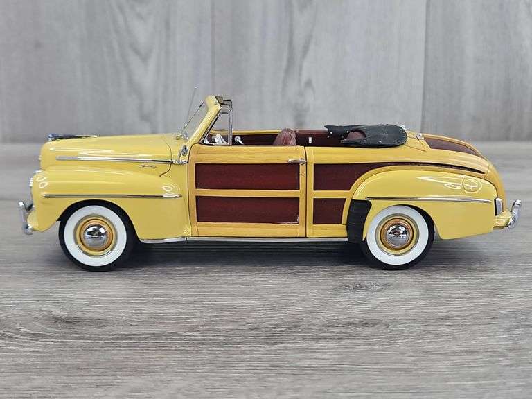 1948 Ford Sportsman Convertible, Maize, 1/24, Danbury Mint, Certificate Of Title, Limited Edition,  Serial #1243