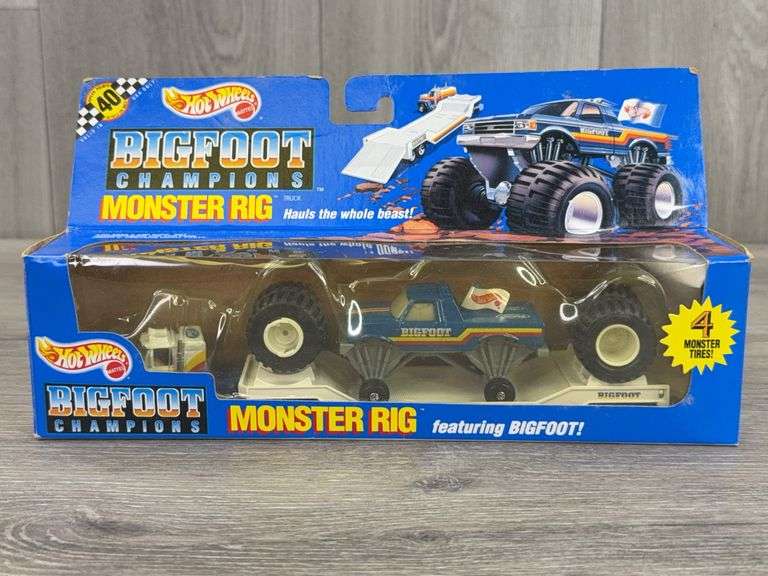 Hot Wheels Bigfoot Champions Monster Rig, 9", Mattel