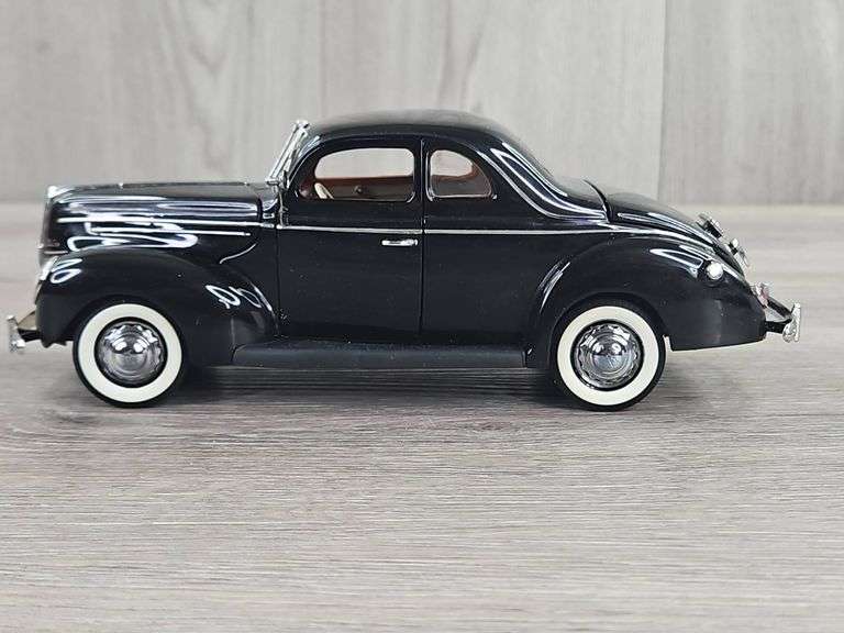 1939 Ford Deluxe Coupe, Black, 1/24, Danbury Mint, Certificate Of Title, Limited Edition, #1327/5000