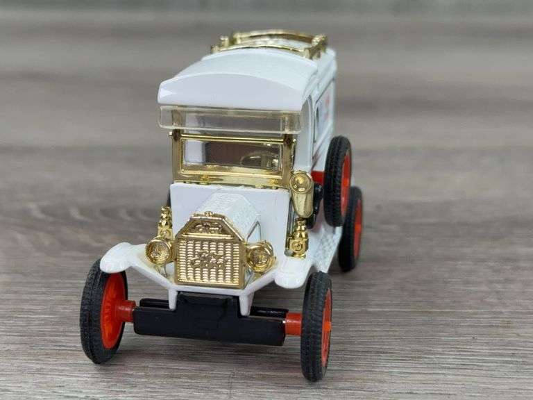 1918 Ford Model T 1992 Parts Payoff Delivery Van, 4", Ertl; 1930 Chevrolet Motor Co. 1/2 Ton Delivery 4", Ertl