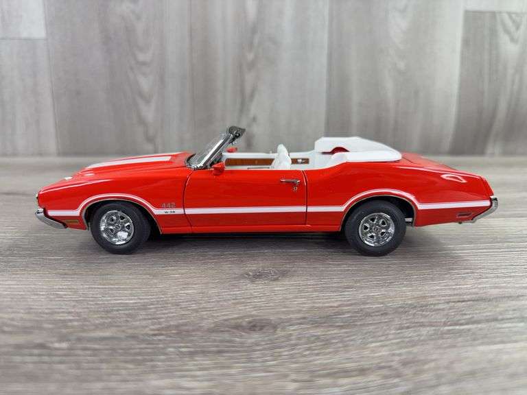 1970 Oldsmobile 442 W-30, Rally Red, 1/24, Danbury Mint, Certificate Of Title